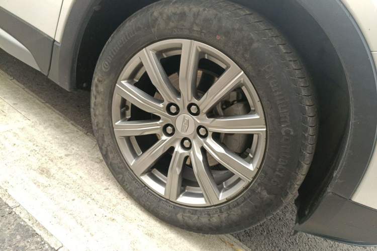 Used Cadillac XT4 2020 Revised Version 28T Two-Wheel Drive Leading Edition Right Front Wheel Hub