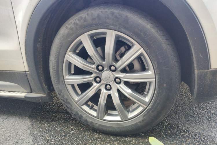 Used Cadillac XT4 2020 28T Two-Wheel-Drive Luxury Version Right Front Wheel Hub