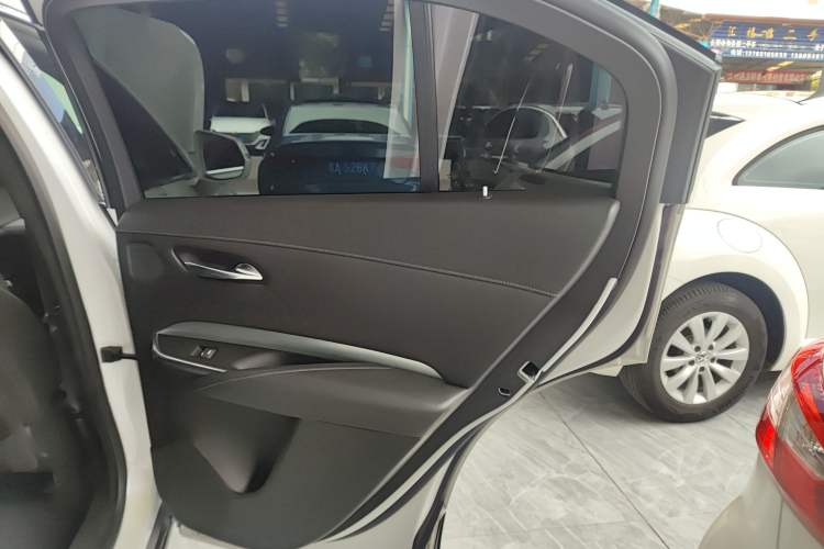 Used Cadillac XT4 2020 Revised Version 28T Two-Wheel Drive Leading Edition Right Rear Door Interior
