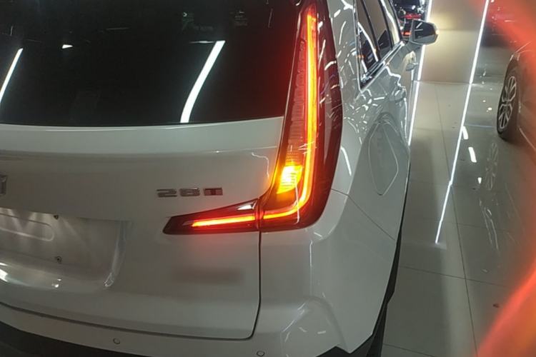 Used Cadillac XT4 2020 28T 4x4 Platinum Sport Edition Right Rear Taillight