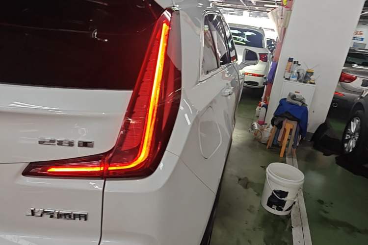 Used Cadillac XT4 2020 Revised Version 28T Two-Wheel Drive Tech Edition Right Rear Taillight