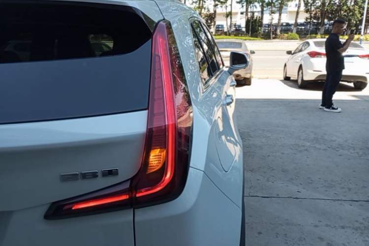 Used Cadillac XT4 2020 Revised Version 28T Two-Wheel Drive Tech Edition Right Rear Taillight