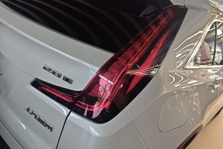 Used Cadillac XT4 2020 Revised Version 28T Two-Wheel Drive Leading Edition Right Rear Taillight