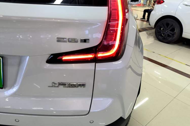 Used Cadillac XT4 2020 Revised Version 28T Two-Wheel Drive Tech Edition Right Rear Taillight