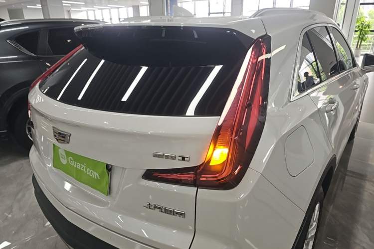 Used Cadillac XT4 2020 Revised Version 28T Two-Wheel Drive Leading Edition Right Rear Taillight