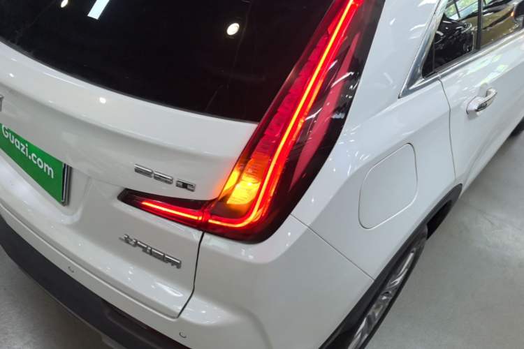 Used Cadillac XT4 2020 Revised Version 28T Two-Wheel Drive Leading Edition Right Rear Taillight