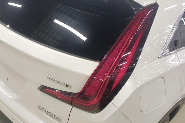 Used Cadillac XT4 2020 28T Two-Wheel-Drive Leading Version Right Rear Taillight