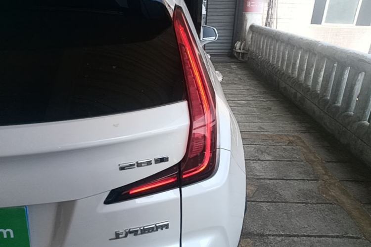 Used Cadillac XT4 2020 Revised Version 28T Two-Wheel Drive Tech Edition Right Rear Taillight