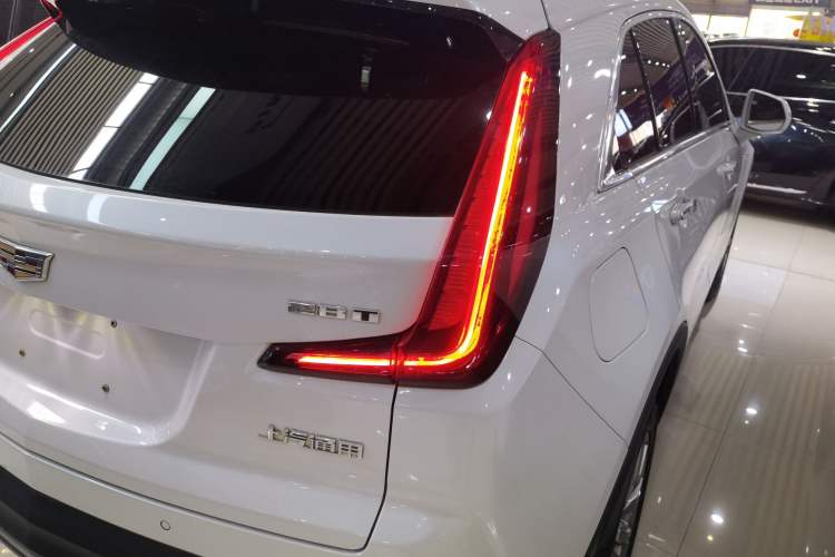 Used Cadillac XT4 2020 28T Two-Wheel-Drive Leading Version Right Rear Taillight
