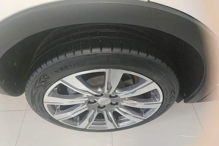 Used Cadillac XT4 2020 28T 4x4 Platinum Sport Edition Right Rear Wheel Hub
