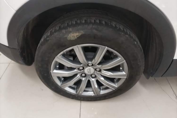 Used Cadillac XT4 2020 28T Two-Wheel-Drive Leading Version Right Rear Wheel Hub