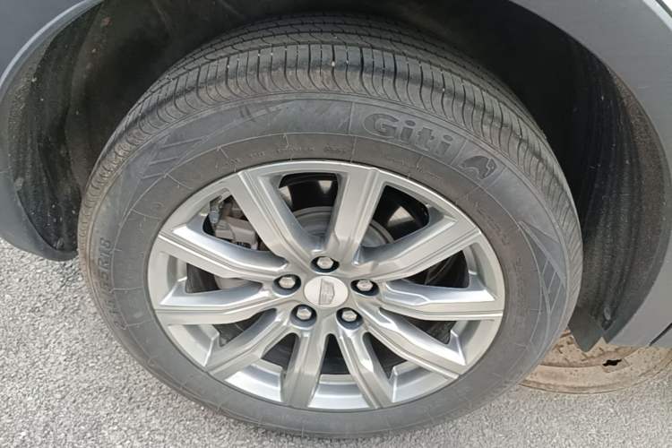 Used Cadillac XT4 2020 28T Two-Wheel-Drive Leading Version Right Rear Wheel Hub
