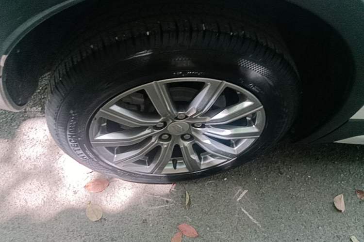 Used Cadillac XT4 2020 Revised Version 28T Two-Wheel Drive Leading Edition Right Rear Wheel Hub