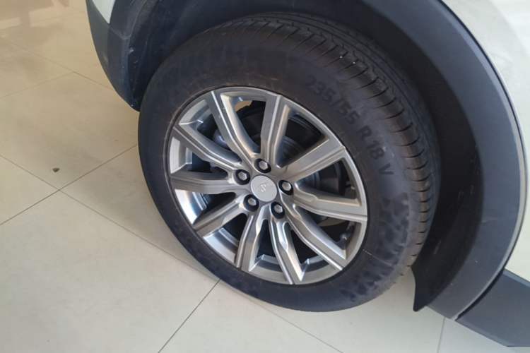 Used Cadillac XT4 2020 Revised Version 28T Two-Wheel Drive Luxury Edition Right Rear Wheel Hub