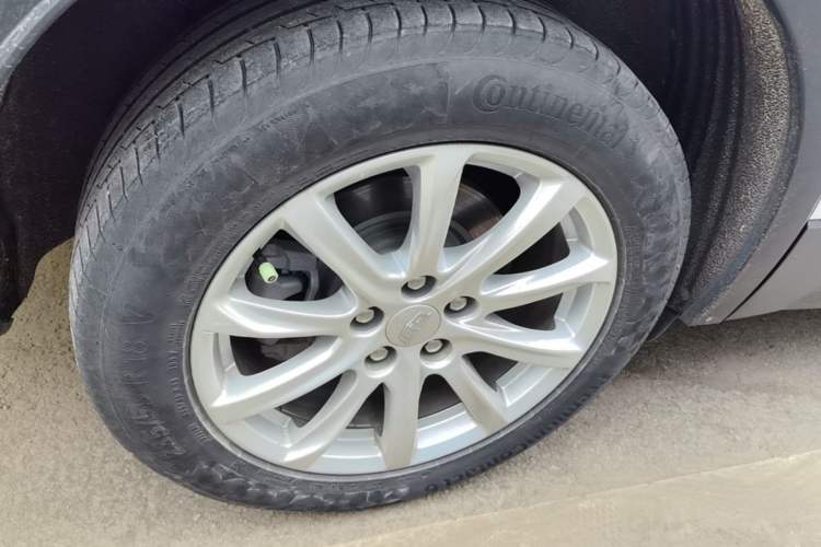 Used Cadillac XT4 2020 Revised Version 28T Two-Wheel Drive Tech Edition Right Rear Wheel Hub