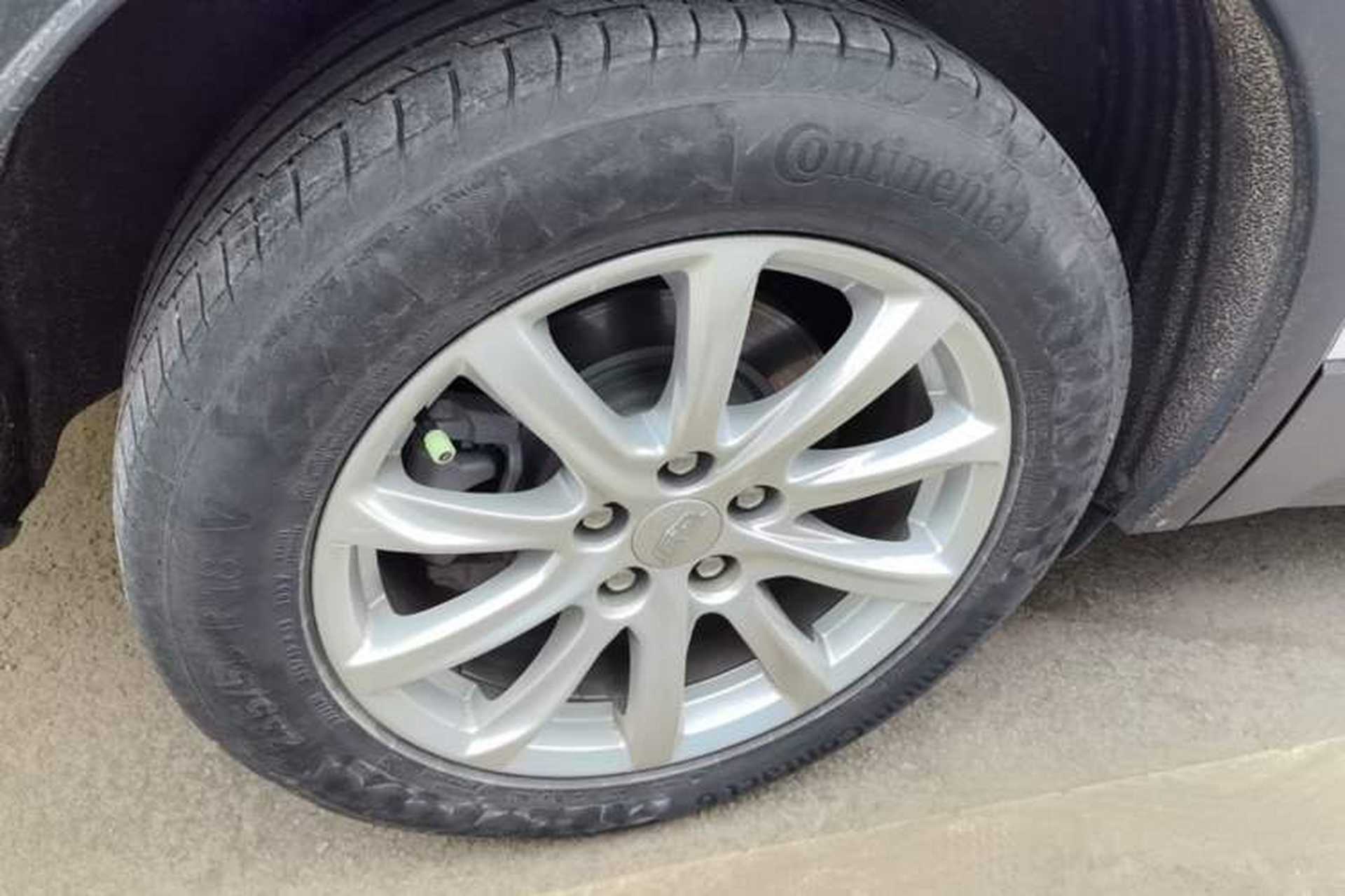 Used Cadillac XT4 2020 Revised Version 28T Two-Wheel Drive Tech Edition Right Rear Wheel Hub