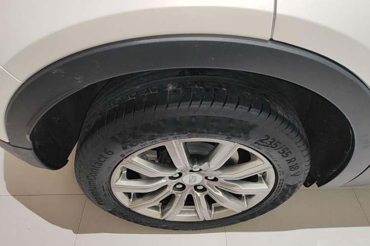 Used Cadillac XT4 2020 28T Two-Wheel-Drive Leading Version Right Rear Wheel Hub
