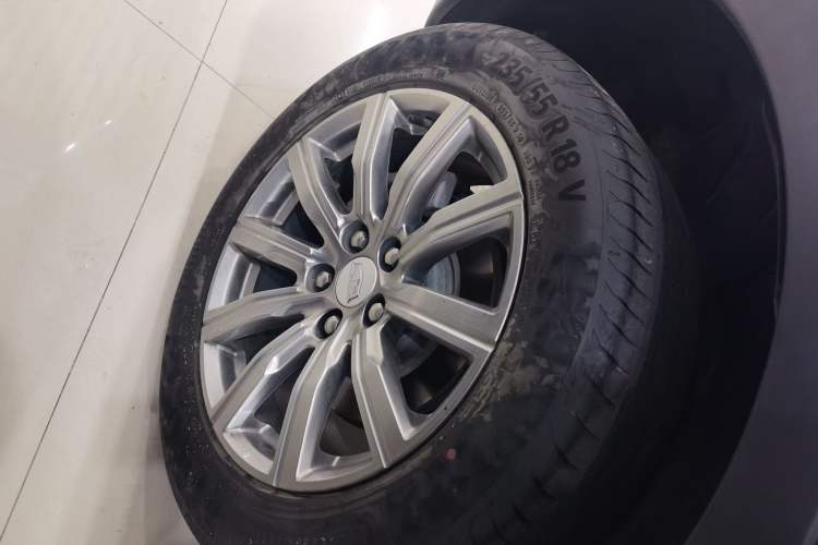 Used Cadillac XT4 2020 28T Two-Wheel-Drive Leading Version Right Rear Wheel Hub