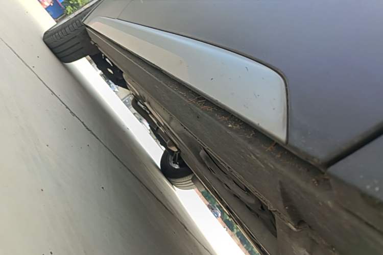 Used Cadillac XT4 2020 28T Two-Wheel-Drive Leading Version Right Side Sill