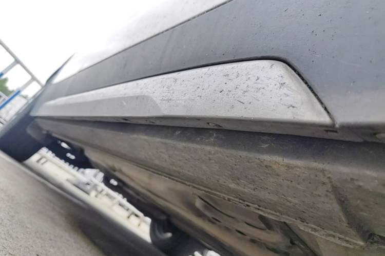 Used Cadillac XT4 2020 28T Two-Wheel-Drive Leading Version Right Side Sill