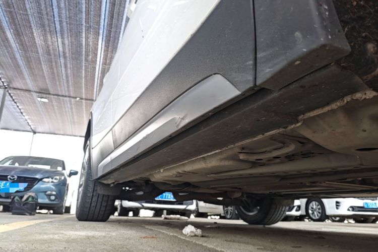 Used Cadillac XT4 2020 28T Two-Wheel-Drive Leading Version Right Side Sill