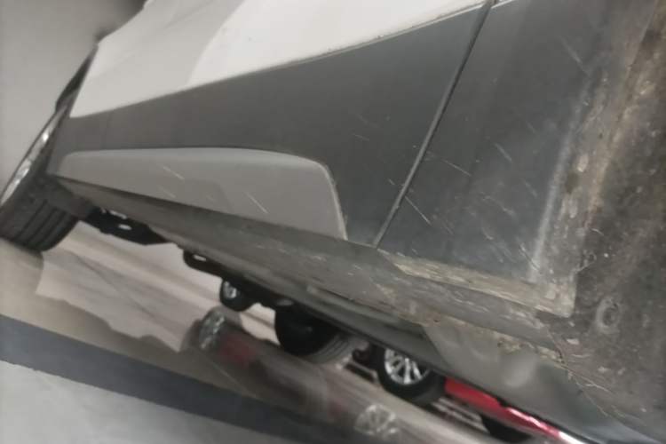 Used Cadillac XT4 2020 28T Two-Wheel-Drive Leading Version Right Side Sill