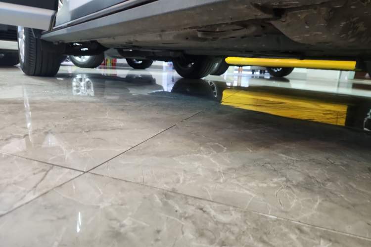 Used Cadillac XT4 2020 28T Two-Wheel-Drive Leading Version Right Side Sill
