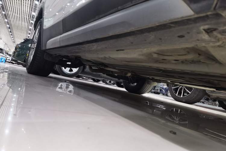 Used Cadillac XT4 2020 28T Two-Wheel-Drive Leading Version Right Side Sill
