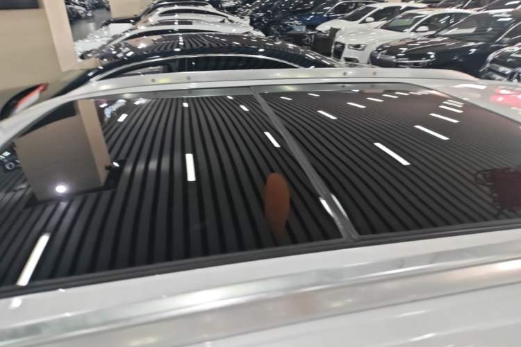 Used Cadillac XT4 2020 28T Two-Wheel-Drive Leading Version Roof