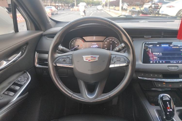 Used Cadillac XT4 2020 Revised Version 28T Two-Wheel Drive Leading Edition Steering Wheel