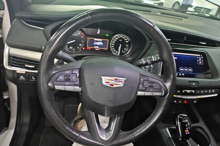 Used Cadillac XT4 2020 28T Two-Wheel-Drive Leading Version Steering Wheel