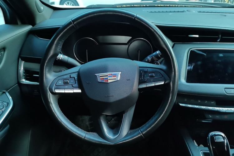 Used Cadillac XT4 2020 28T Two-Wheel-Drive Leading Version Steering Wheel