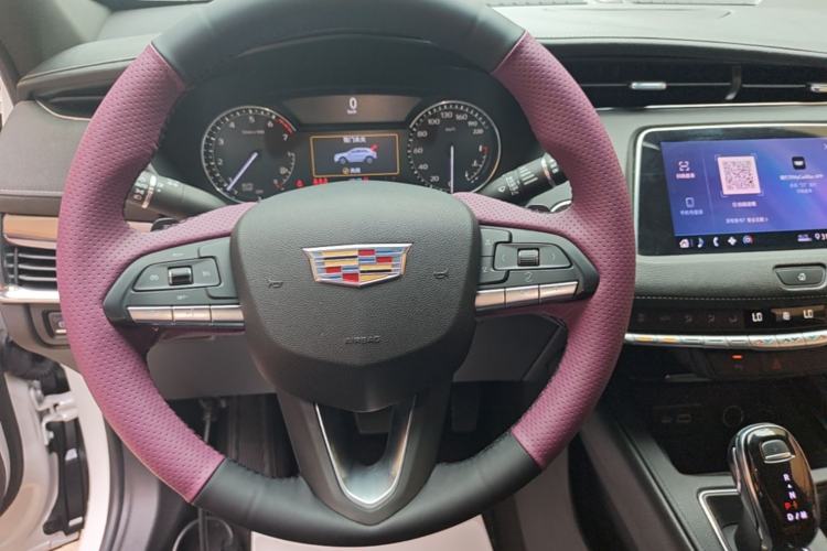 Used Cadillac XT4 2020 Revised Version 28T Two-Wheel Drive Tech Edition Steering Wheel