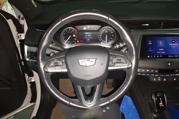Used Cadillac XT4 2020 28T Two-Wheel-Drive Leading Version Steering Wheel