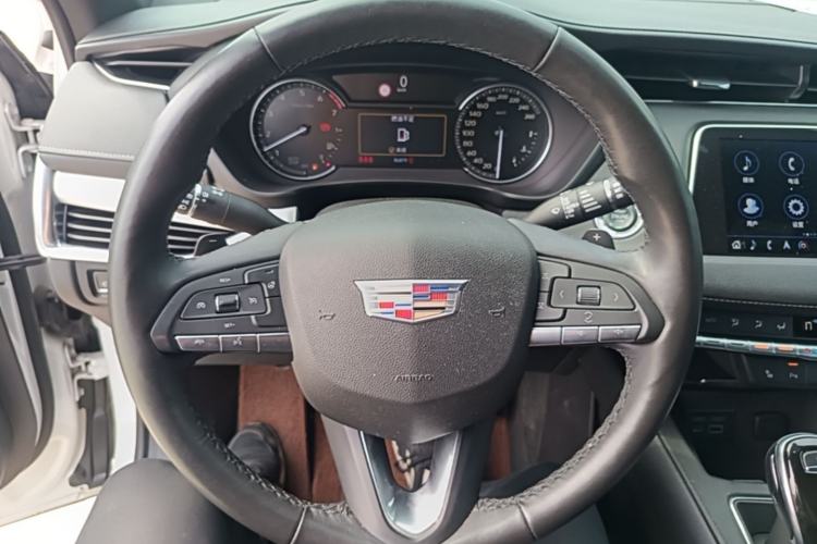 Used Cadillac XT4 2020 28T Two-Wheel-Drive Leading Version Steering Wheel