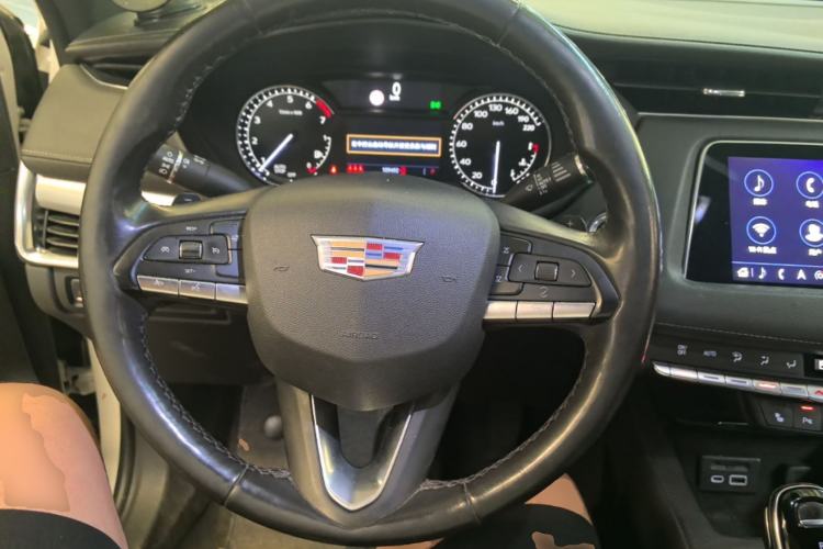 Used Cadillac XT4 2020 Revised Version 28T Two-Wheel Drive Leading Edition Steering Wheel