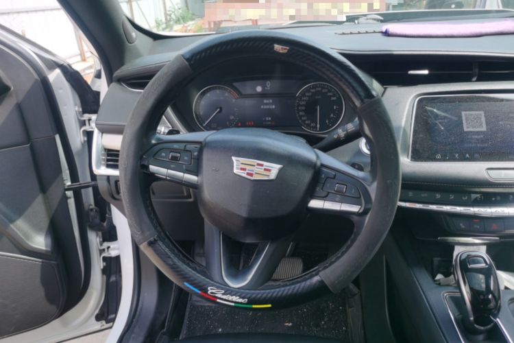 Used Cadillac XT4 2020 28T Two-Wheel-Drive Luxury Version Steering Wheel