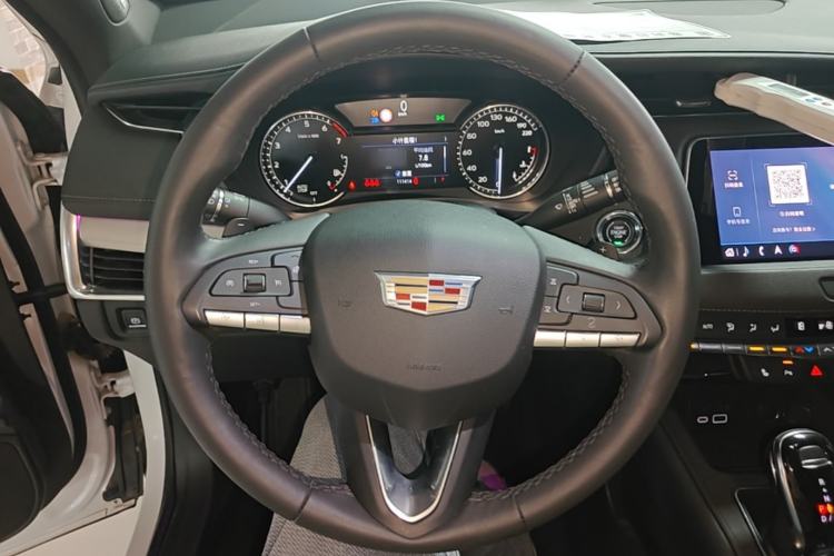 Used Cadillac XT4 2020 Revised Version 28T Two-Wheel Drive Leading Edition Steering Wheel