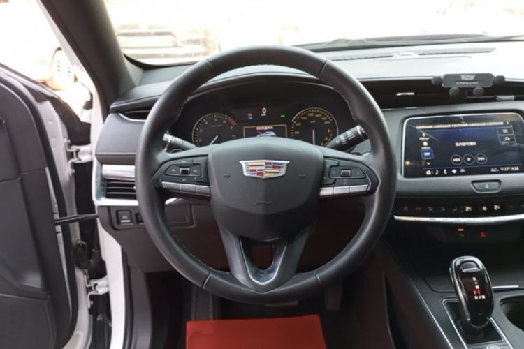 Used Cadillac XT4 2020 Revised Version 28T Two-Wheel Drive Tech Edition Steering Wheel