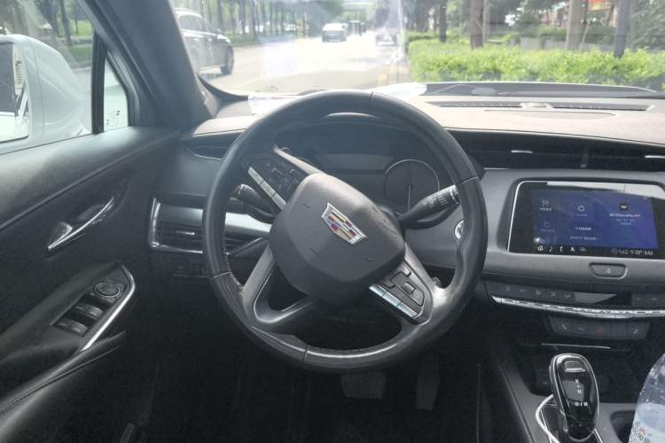 Used Cadillac XT4 2020 28T Two-Wheel-Drive Leading Version Steering Wheel