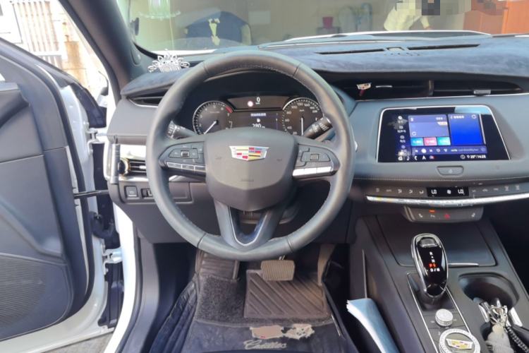 Used Cadillac XT4 2020 Revised Version 28T Two-Wheel Drive Leading Edition Steering Wheel