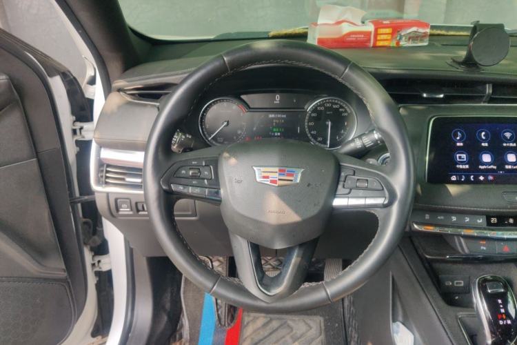 Used Cadillac XT4 2020 Revised Version 28T Two-Wheel Drive Tech Edition Steering Wheel