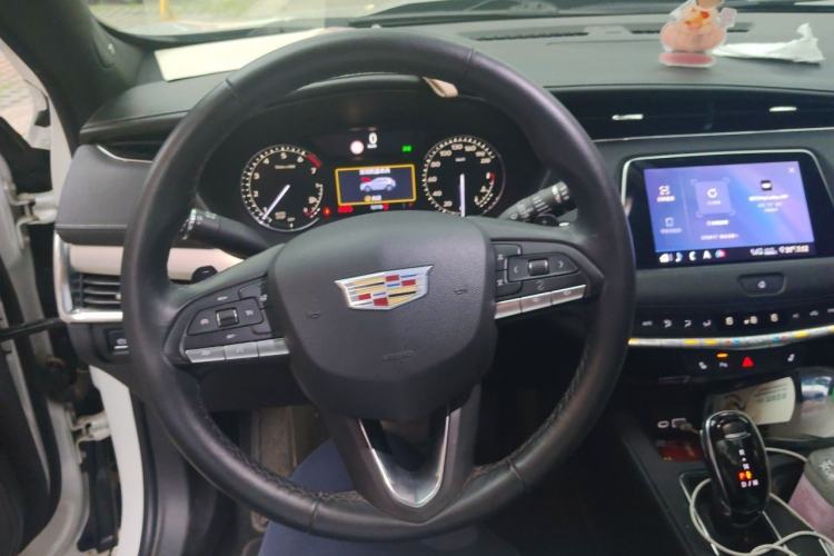 Used Cadillac XT4 2020 Revised Version 28T Two-Wheel Drive Luxury Edition Steering Wheel