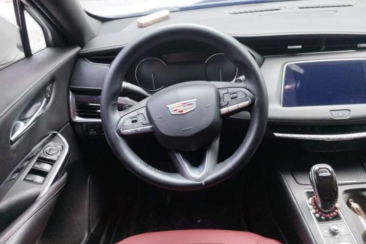 Used Cadillac XT4 2020 28T Two-Wheel Drive Tech Version Steering Wheel