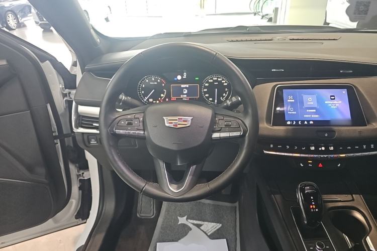 Used Cadillac XT4 2020 Revised Version 28T Two-Wheel Drive Leading Edition Steering Wheel