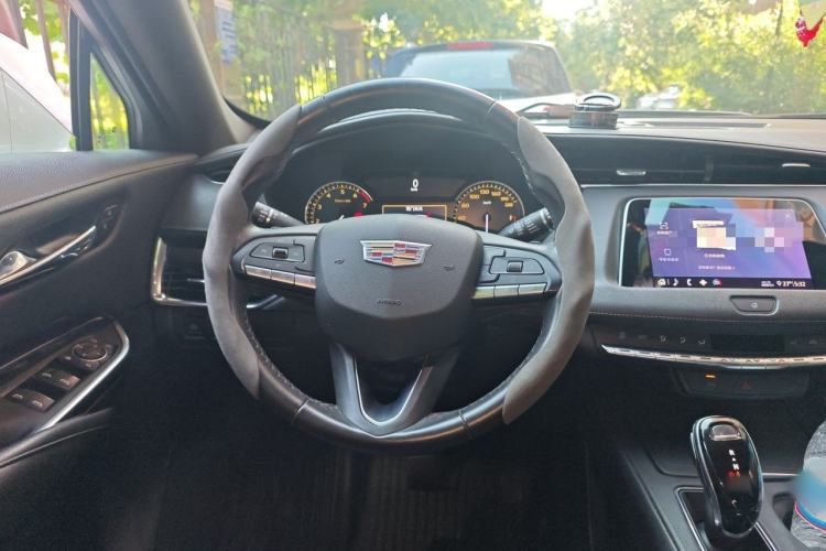 Used Cadillac XT4 2020 Revised Version 28T Two-Wheel Drive Tech Edition Steering Wheel