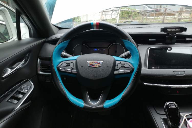 Used Cadillac XT4 2020 Revised Version 28T Two-Wheel Drive Tech Edition Steering Wheel