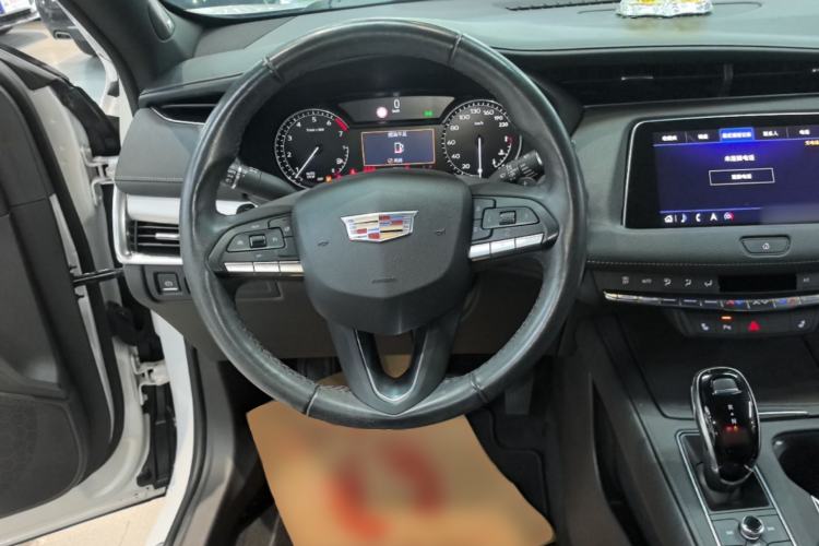 Used Cadillac XT4 2020 Revised Version 28T Two-Wheel Drive Leading Edition Steering Wheel