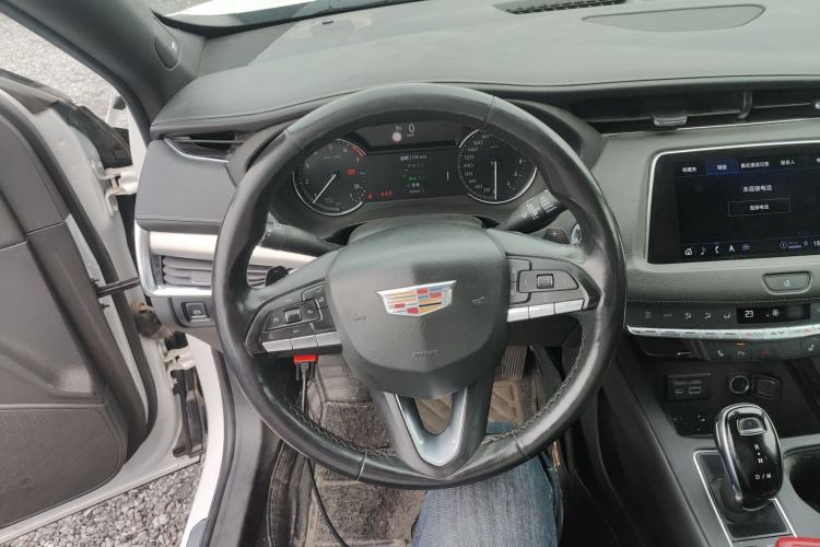 Used Cadillac XT4 2020 28T Two-Wheel-Drive Leading Version Steering Wheel