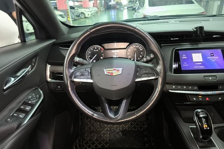 Used Cadillac XT4 2020 Revised Version 28T Two-Wheel Drive Luxury Edition Steering Wheel